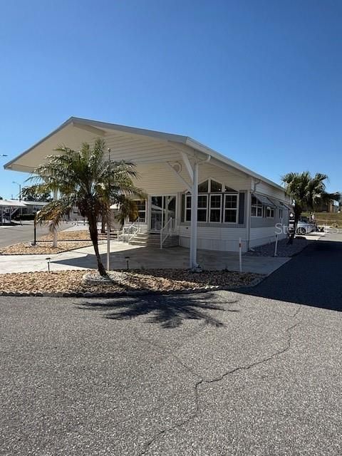 Active With Contract: $119,900 (1 beds, 1 baths, 782 Square Feet)