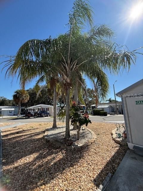 Active With Contract: $119,900 (1 beds, 1 baths, 782 Square Feet)