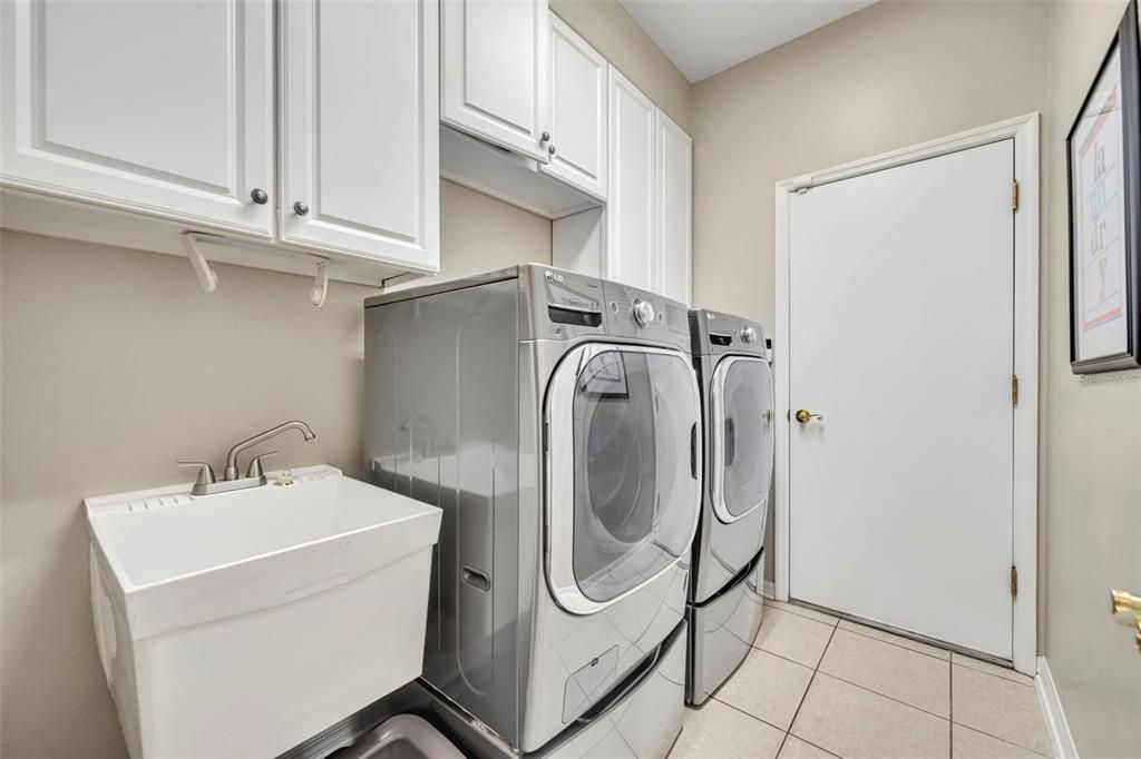 Active With Contract: $475,000 (4 beds, 2 baths, 2304 Square Feet)