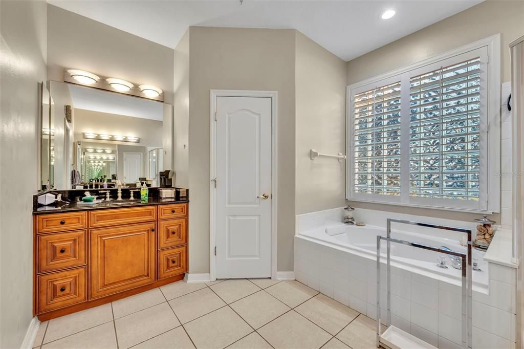 Active With Contract: $475,000 (4 beds, 2 baths, 2304 Square Feet)