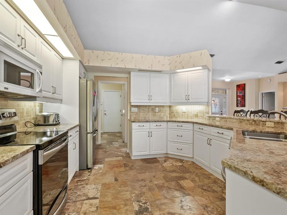 Activo con contrato: $525,000 (3 camas, 2 baños, 1948 Pies cuadrados)