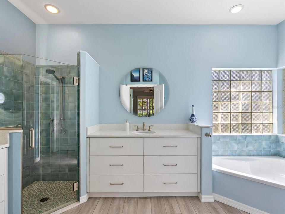 Activo con contrato: $525,000 (3 camas, 2 baños, 1948 Pies cuadrados)