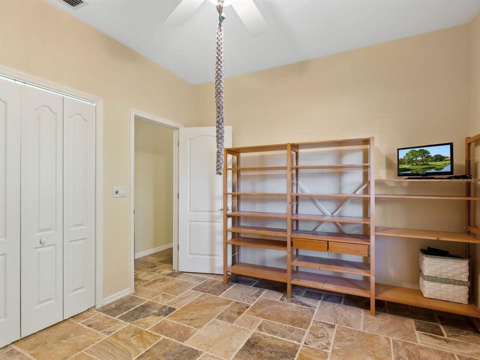 Activo con contrato: $525,000 (3 camas, 2 baños, 1948 Pies cuadrados)