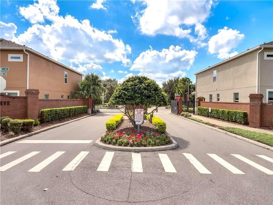 En Venta: $299,000 (3 camas, 2 baños, 2032 Pies cuadrados)