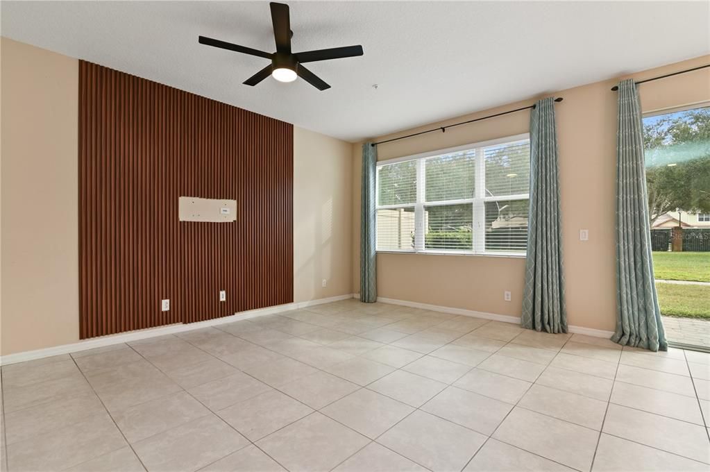 En Venta: $299,000 (3 camas, 2 baños, 2032 Pies cuadrados)