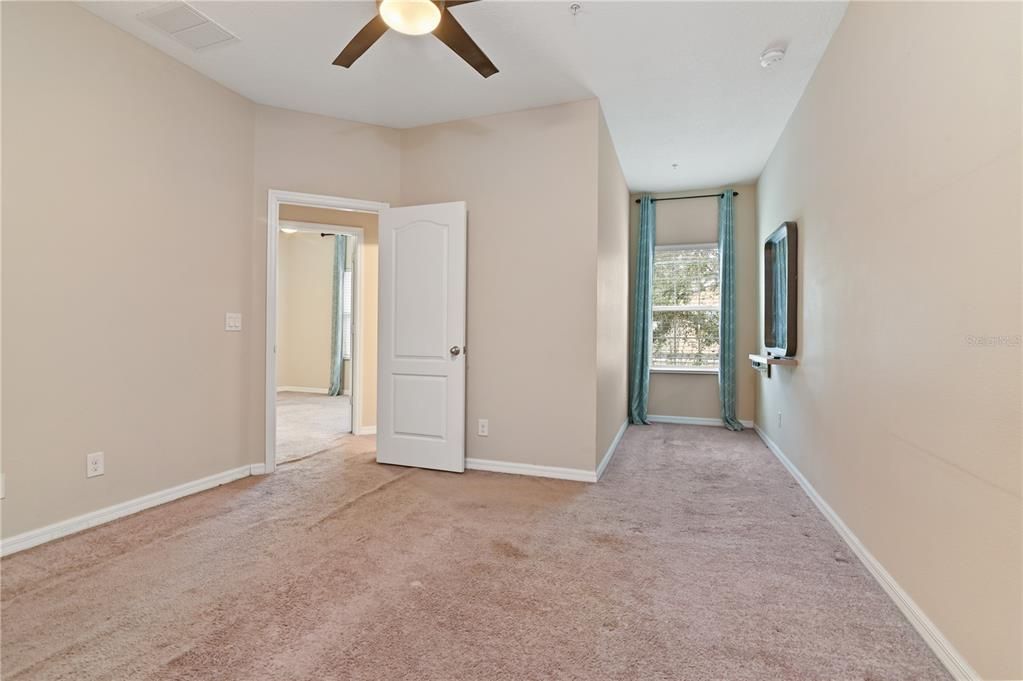 En Venta: $299,000 (3 camas, 2 baños, 2032 Pies cuadrados)