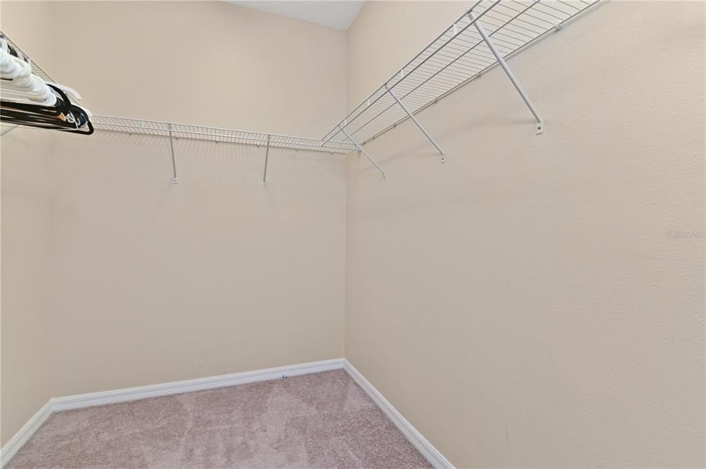 En Venta: $299,000 (3 camas, 2 baños, 2032 Pies cuadrados)