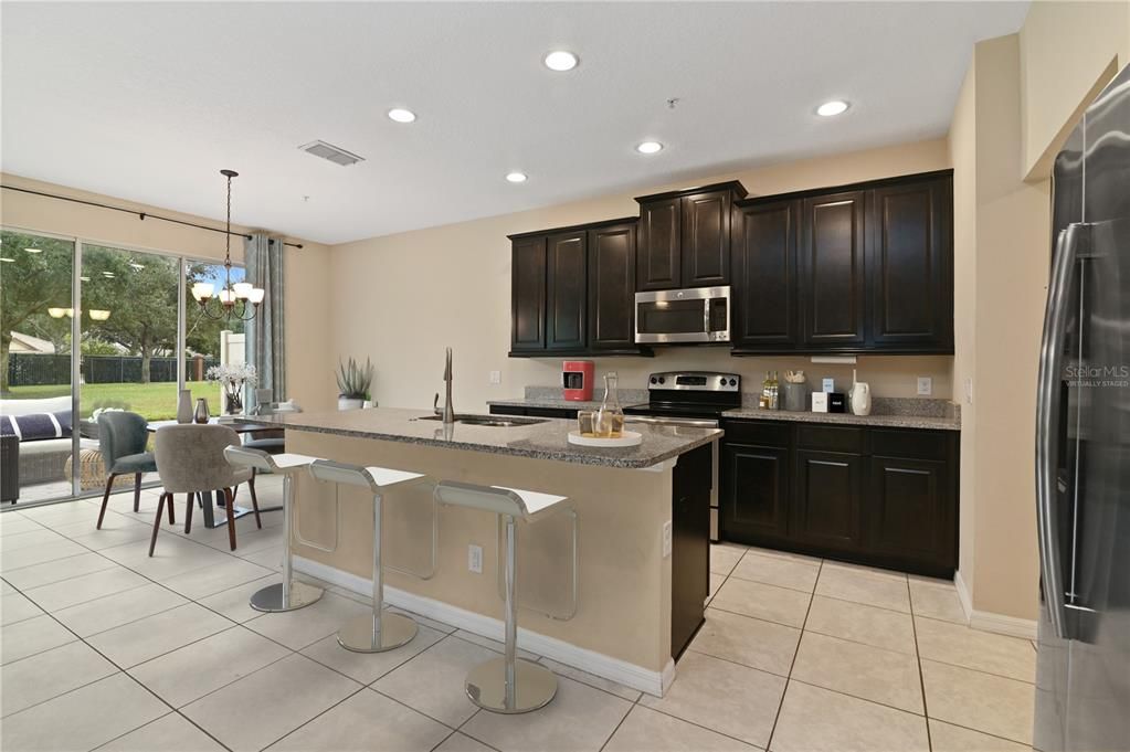 En Venta: $299,000 (3 camas, 2 baños, 2032 Pies cuadrados)