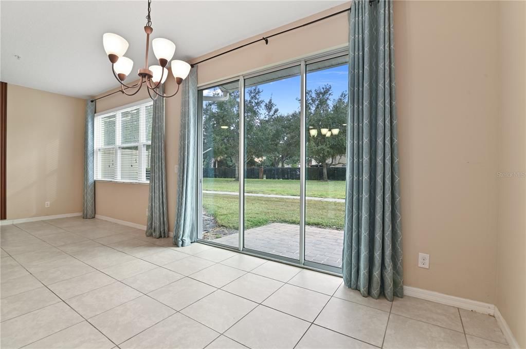 En Venta: $299,000 (3 camas, 2 baños, 2032 Pies cuadrados)