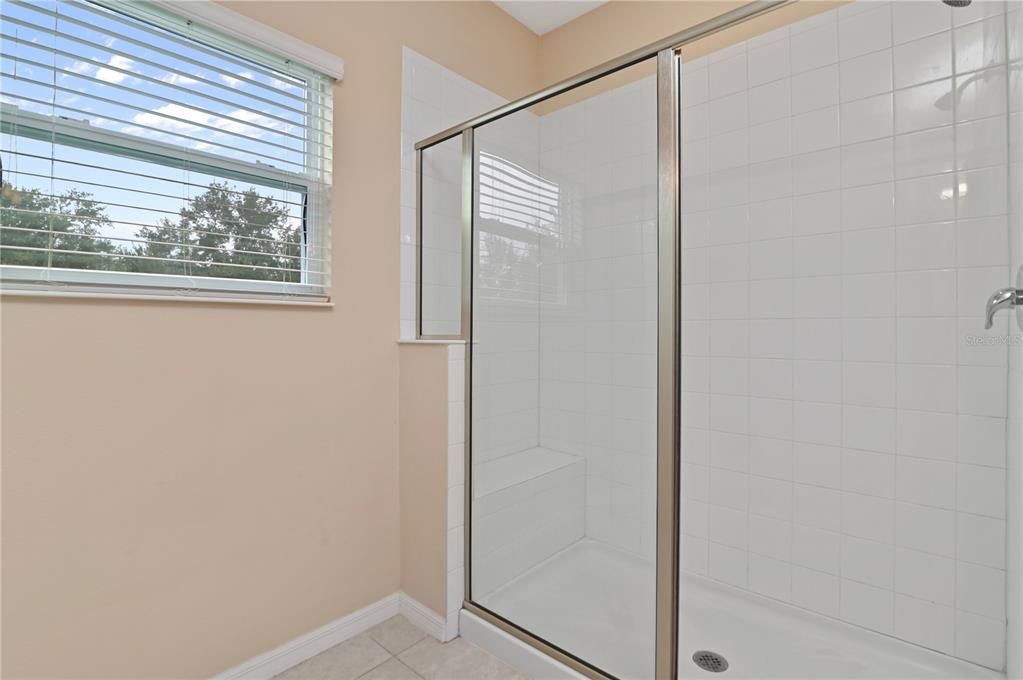 En Venta: $299,000 (3 camas, 2 baños, 2032 Pies cuadrados)