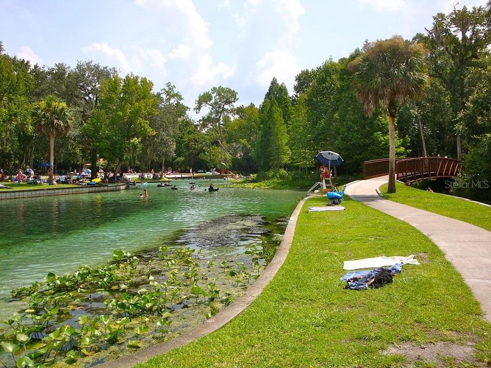 En Venta: $299,000 (3 camas, 2 baños, 2032 Pies cuadrados)