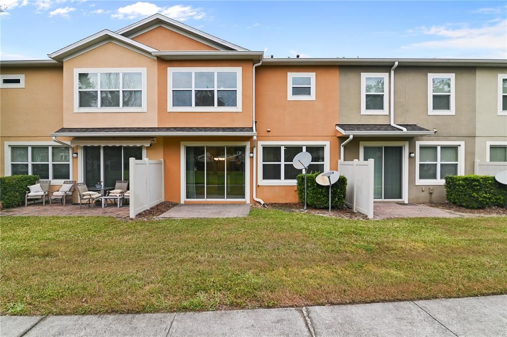 En Venta: $299,000 (3 camas, 2 baños, 2032 Pies cuadrados)