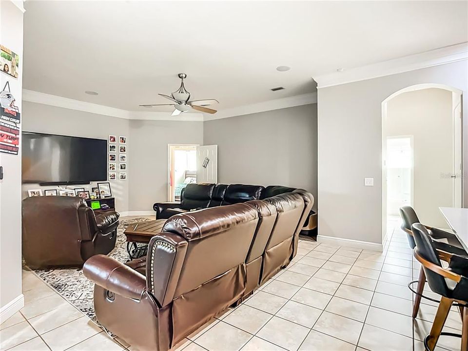 For Sale: $559,000 (5 beds, 3 baths, 3090 Square Feet)