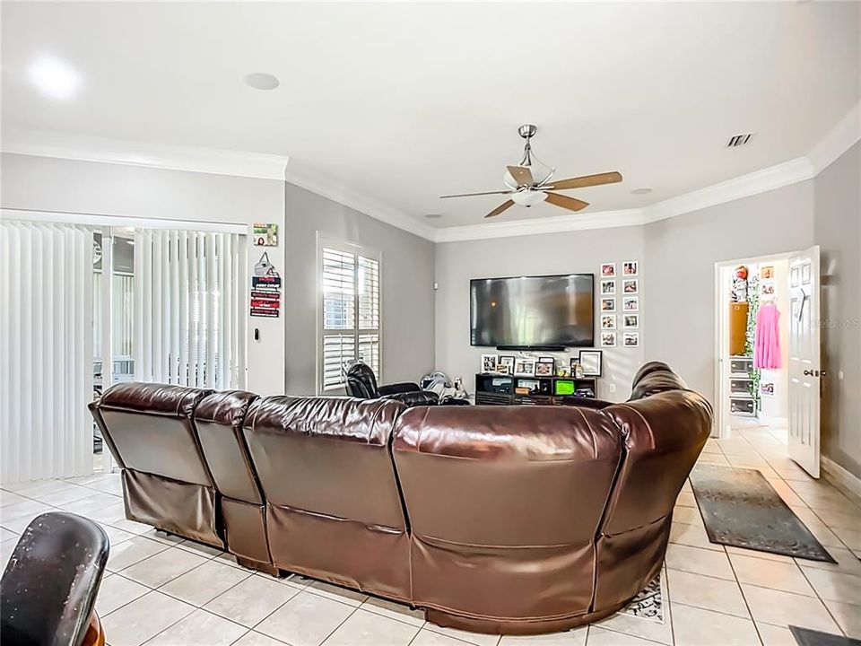 For Sale: $559,000 (5 beds, 3 baths, 3090 Square Feet)