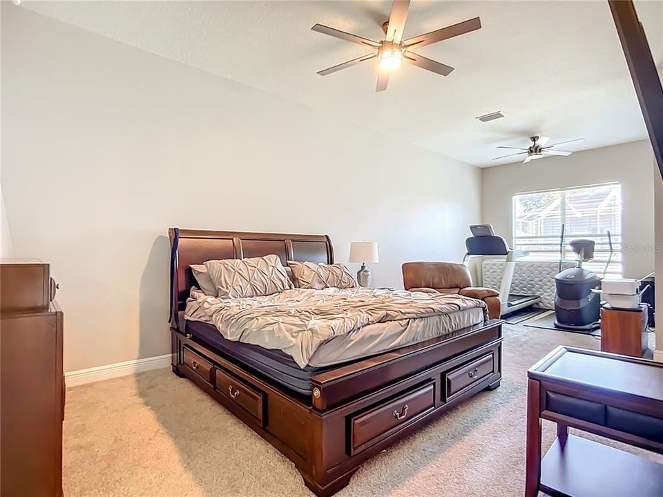 For Sale: $559,000 (5 beds, 3 baths, 3090 Square Feet)