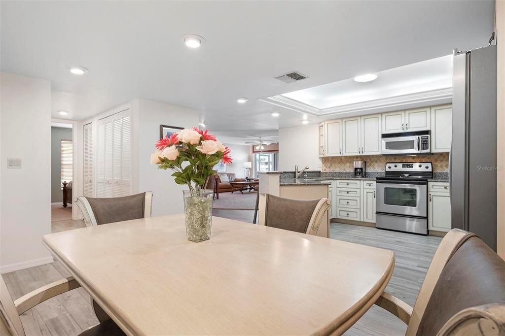 待售: $525,000 (3 贝兹, 2 浴室, 1721 平方英尺)