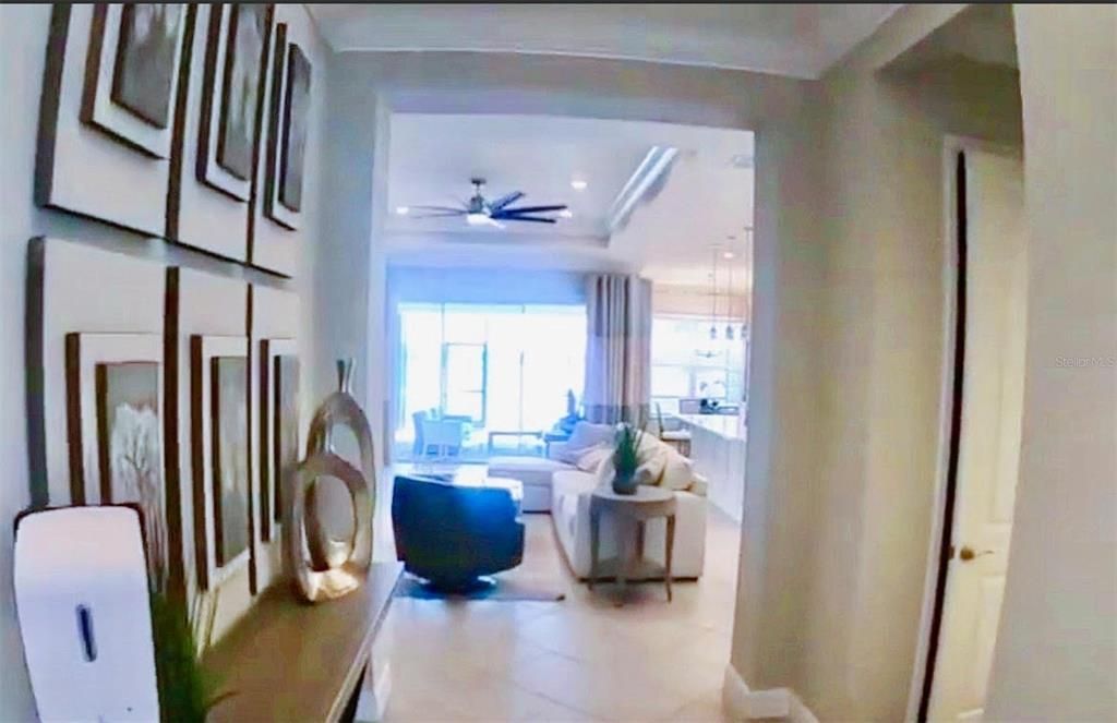 En Venta: $550,000 (4 camas, 2 baños, 2127 Pies cuadrados)