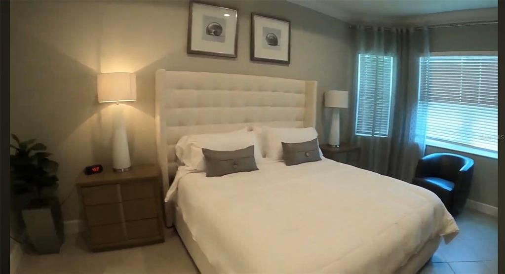 En Venta: $550,000 (4 camas, 2 baños, 2127 Pies cuadrados)