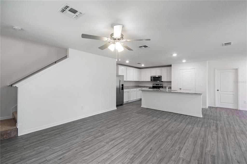Active With Contract: $266,900 (3 beds, 2 baths, 1795 Square Feet)