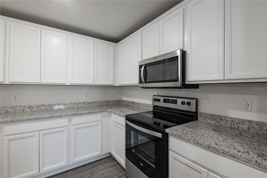Active With Contract: $266,900 (3 beds, 2 baths, 1795 Square Feet)
