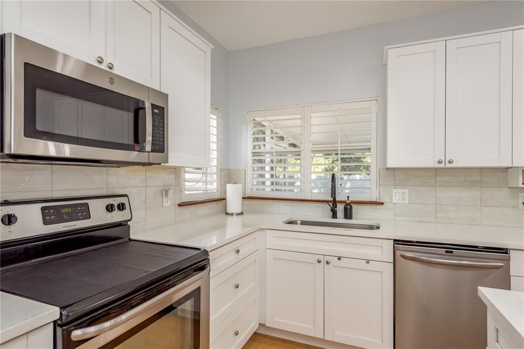 Active With Contract: $599,900 (3 beds, 2 baths, 2429 Square Feet)