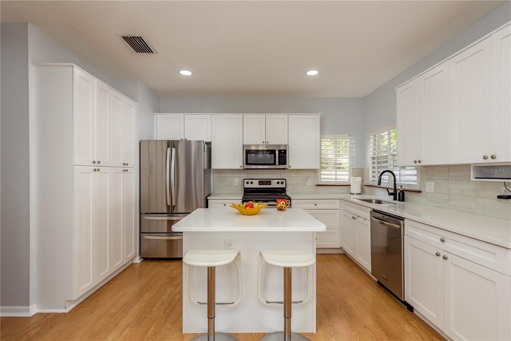 Active With Contract: $599,900 (3 beds, 2 baths, 2429 Square Feet)