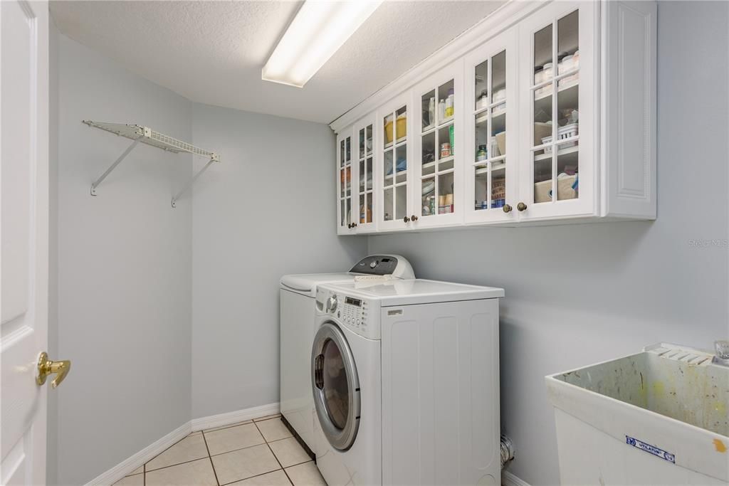 Active With Contract: $599,900 (3 beds, 2 baths, 2429 Square Feet)