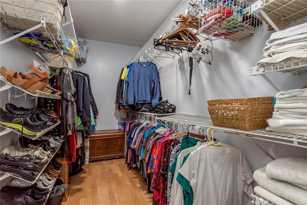 Active With Contract: $599,900 (3 beds, 2 baths, 2429 Square Feet)