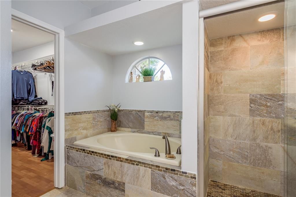 Active With Contract: $599,900 (3 beds, 2 baths, 2429 Square Feet)