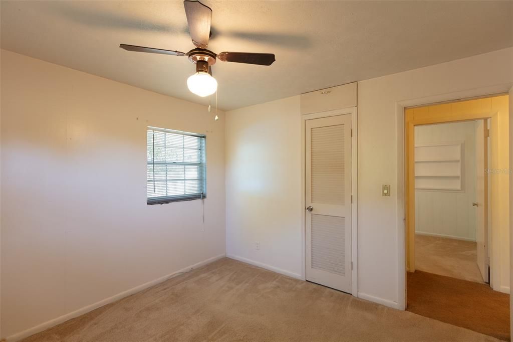 На продажу: $225,000 (4 спален, 2 ванн, 1372 Квадратных фут)