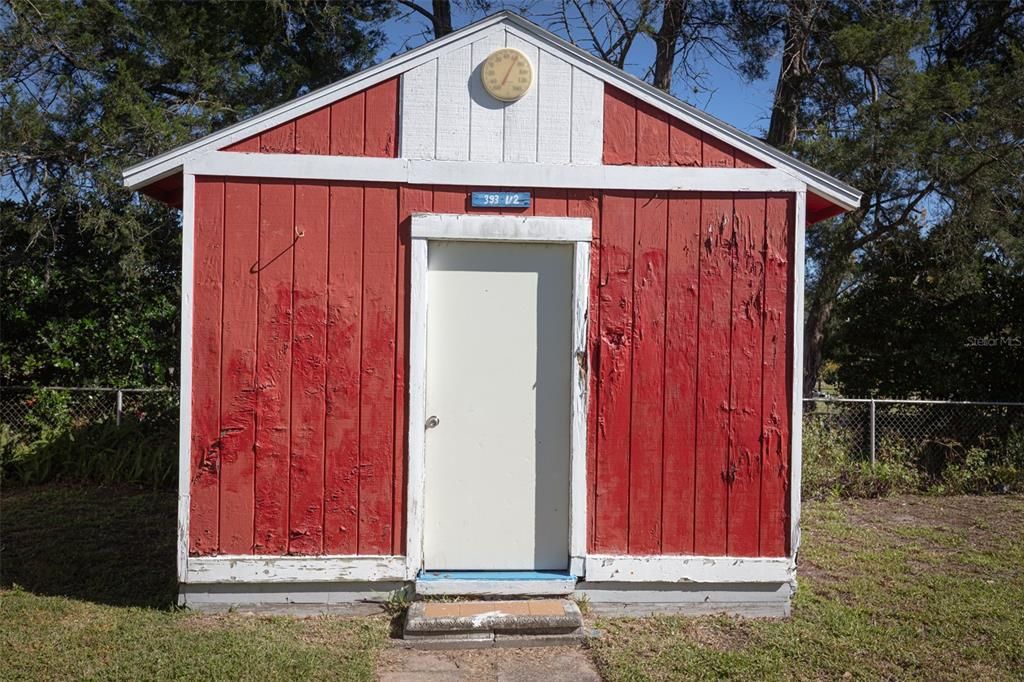 На продажу: $225,000 (4 спален, 2 ванн, 1372 Квадратных фут)