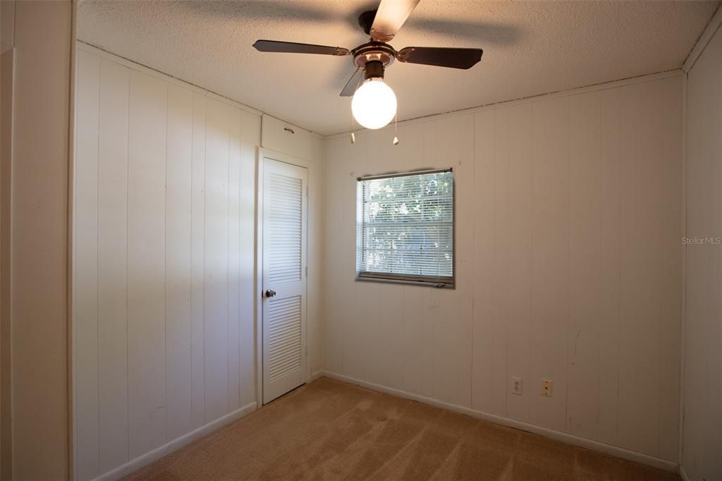 На продажу: $225,000 (4 спален, 2 ванн, 1372 Квадратных фут)