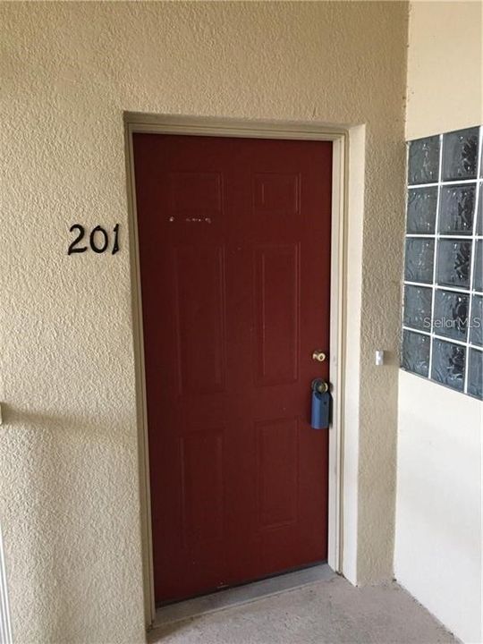 Active With Contract: $1,600 (3 beds, 2 baths, 1151 Square Feet)