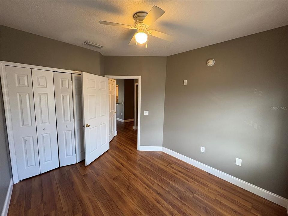 Active With Contract: $1,600 (3 beds, 2 baths, 1151 Square Feet)