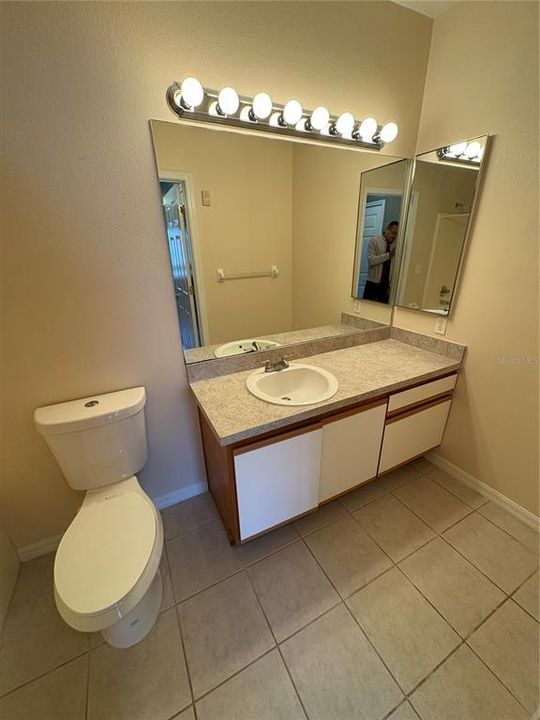 Active With Contract: $1,600 (3 beds, 2 baths, 1151 Square Feet)