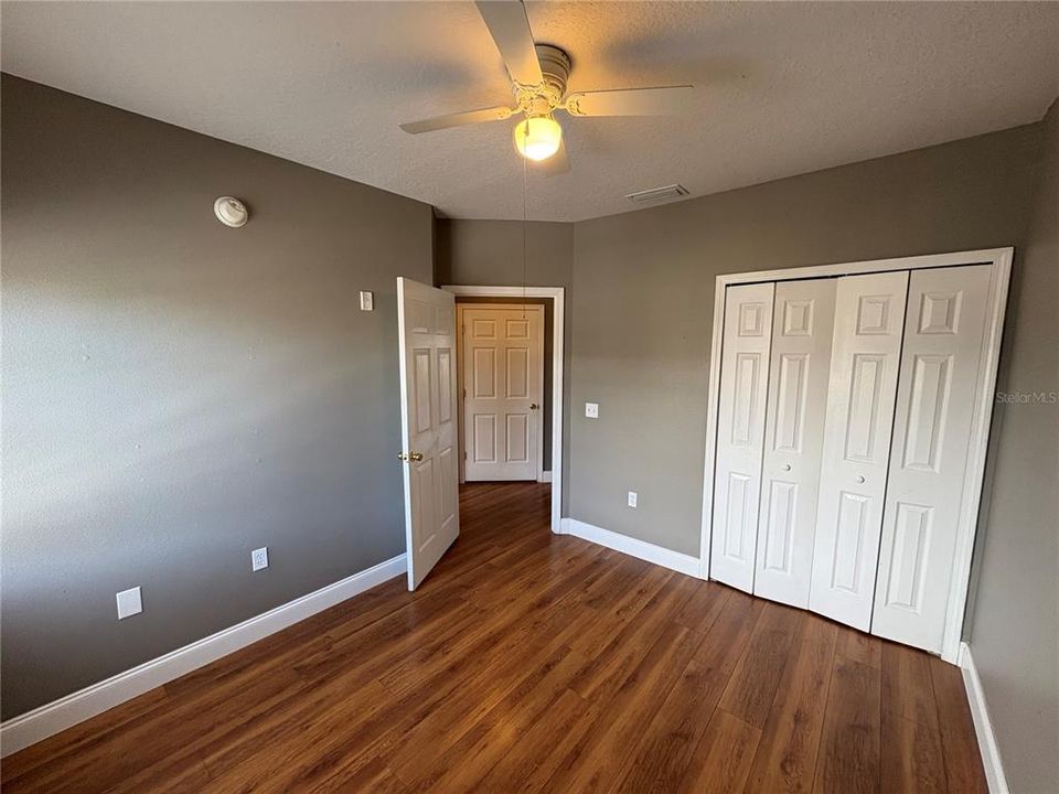 Active With Contract: $1,600 (3 beds, 2 baths, 1151 Square Feet)