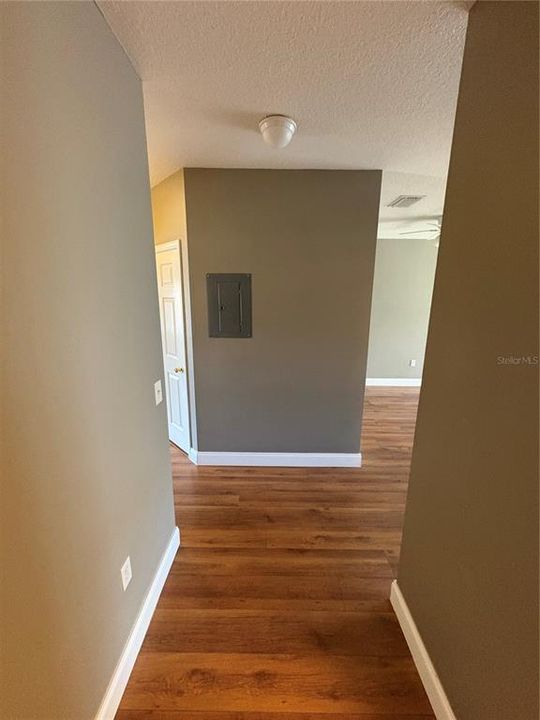 Active With Contract: $1,600 (3 beds, 2 baths, 1151 Square Feet)