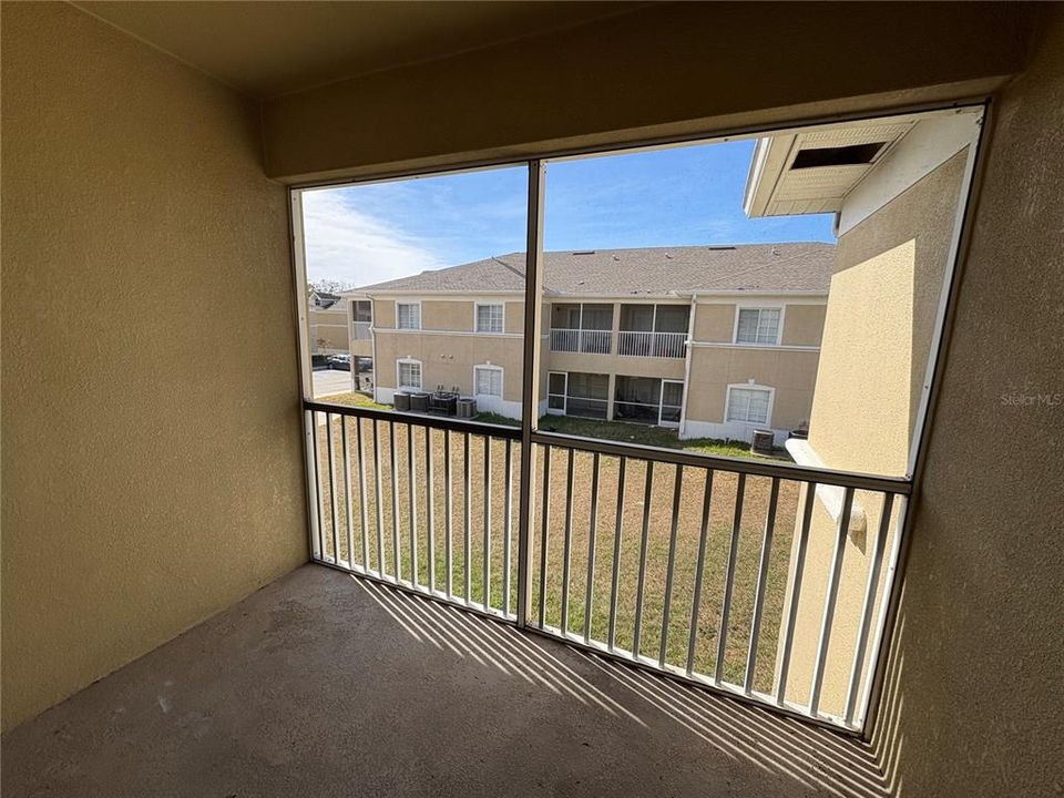 Active With Contract: $1,600 (3 beds, 2 baths, 1151 Square Feet)