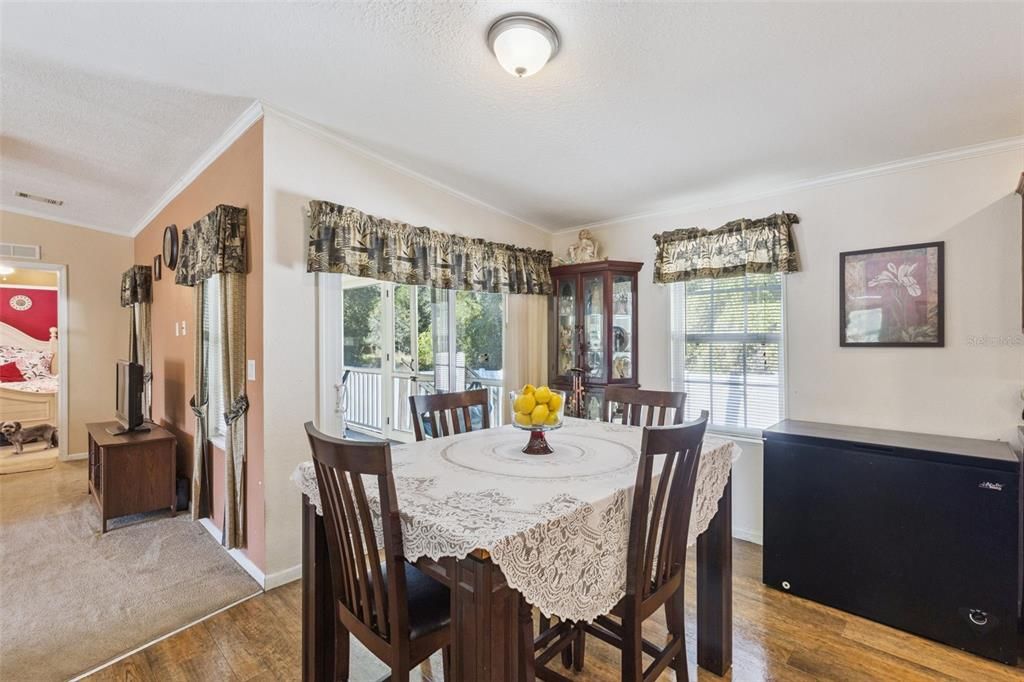 Activo con contrato: $195,000 (3 camas, 3 baños, 1728 Pies cuadrados)