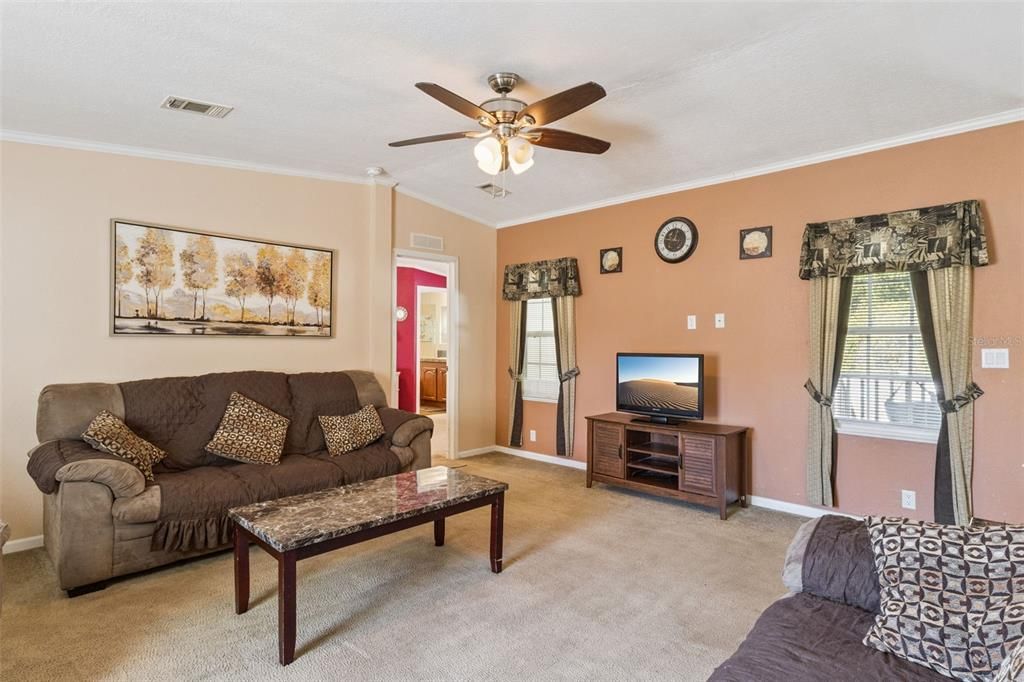 Activo con contrato: $195,000 (3 camas, 3 baños, 1728 Pies cuadrados)