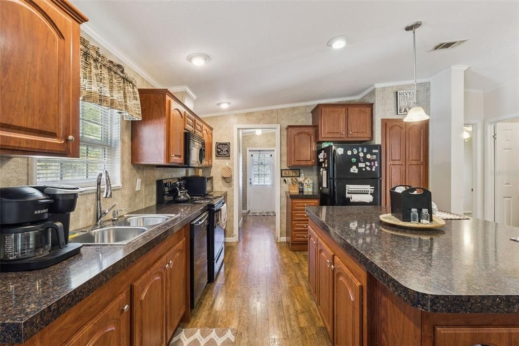 Activo con contrato: $195,000 (3 camas, 3 baños, 1728 Pies cuadrados)