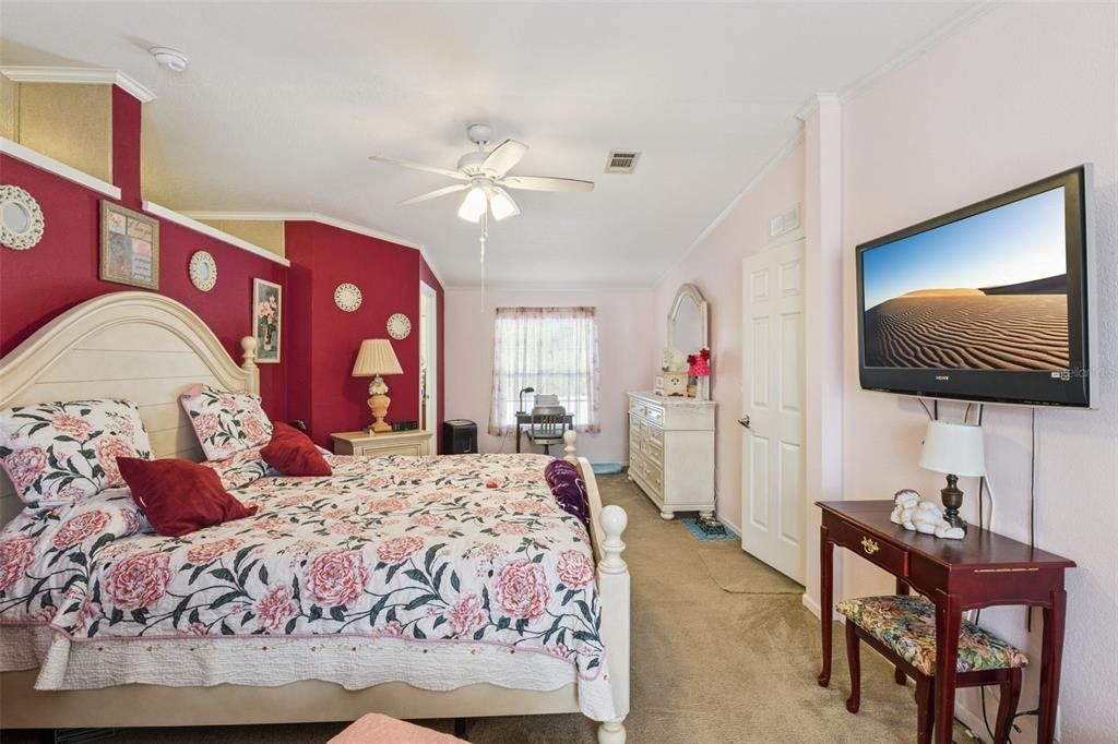 Activo con contrato: $195,000 (3 camas, 3 baños, 1728 Pies cuadrados)