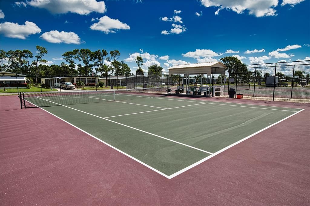 待售: $99,900 (2 贝兹, 2 浴室, 936 平方英尺)