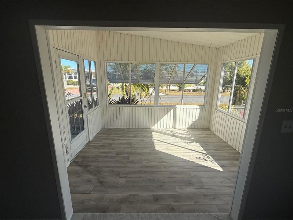 待售: $99,900 (2 贝兹, 2 浴室, 936 平方英尺)