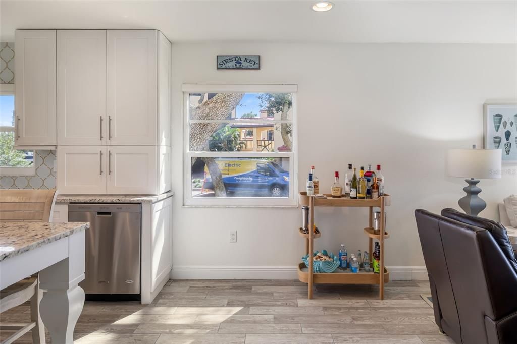 На продажу: $849,000 (2 спален, 2 ванн, 1267 Квадратных фут)