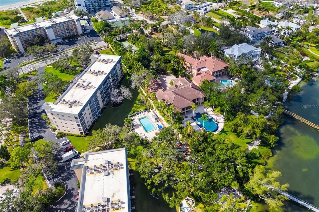 На продажу: $849,000 (2 спален, 2 ванн, 1267 Квадратных фут)