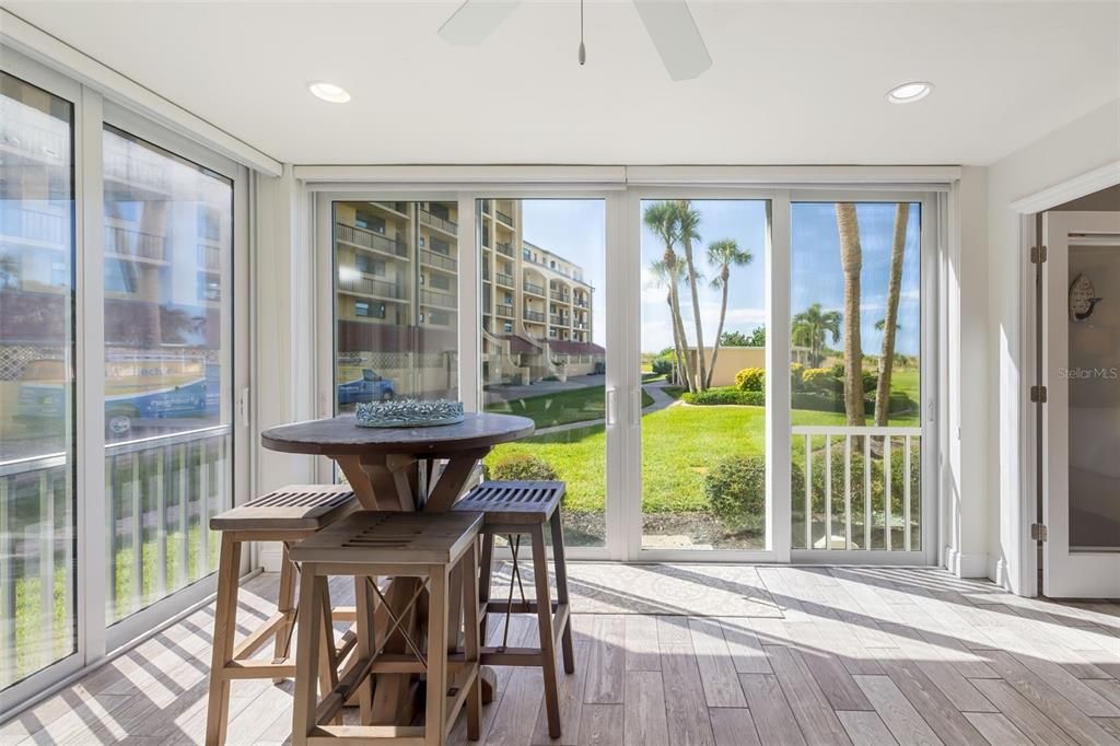 На продажу: $849,000 (2 спален, 2 ванн, 1267 Квадратных фут)