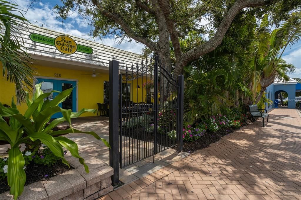 На продажу: $849,000 (2 спален, 2 ванн, 1267 Квадратных фут)