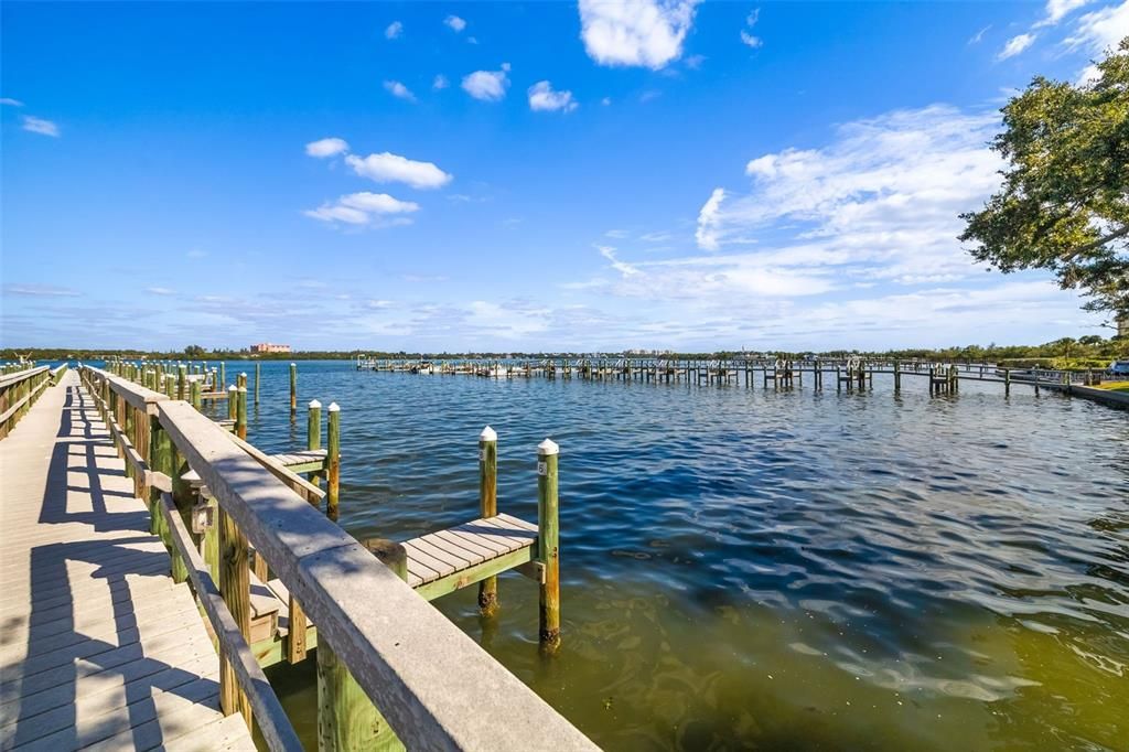 На продажу: $849,000 (2 спален, 2 ванн, 1267 Квадратных фут)