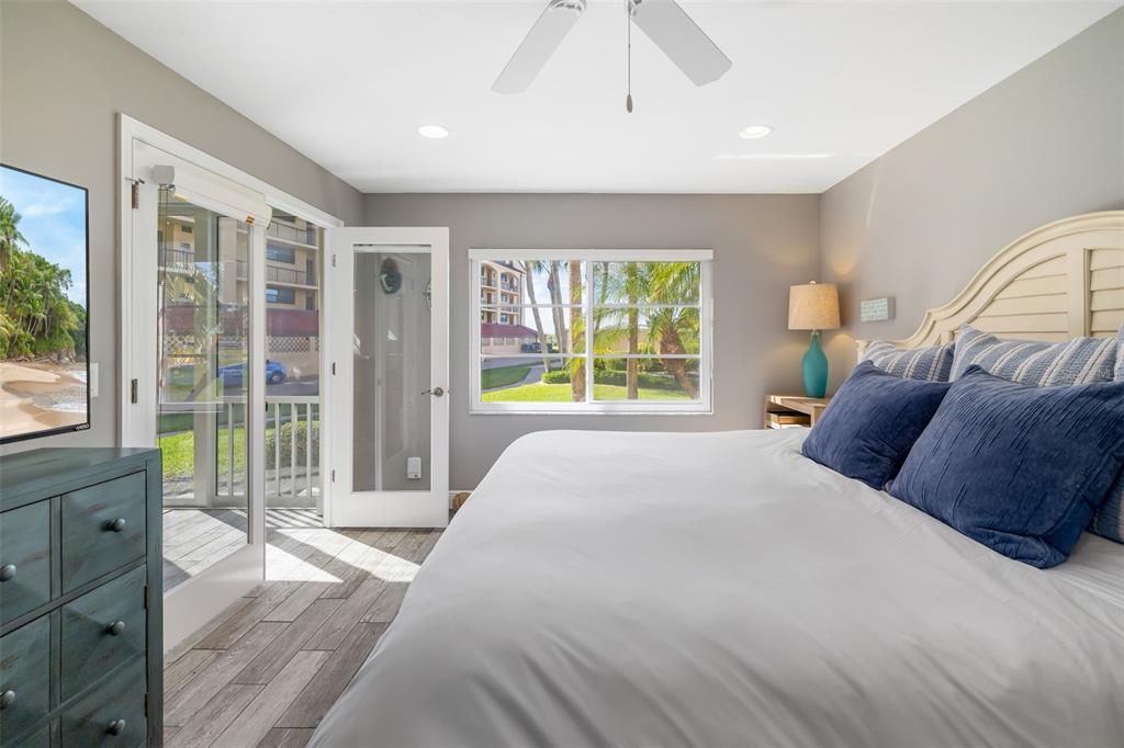 На продажу: $849,000 (2 спален, 2 ванн, 1267 Квадратных фут)